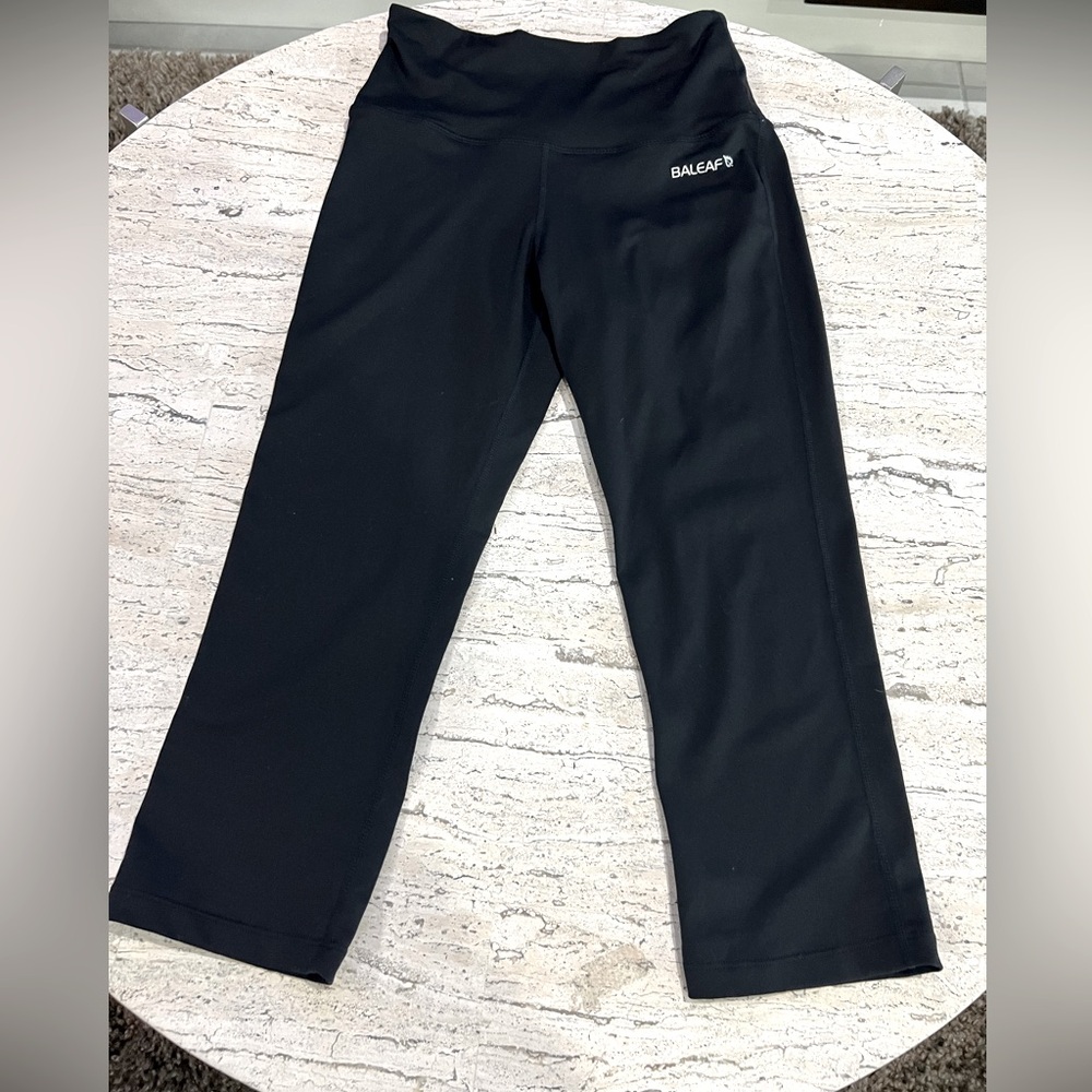 Sale!! Baleaf black 3/4 work out pants/leggings in size Small are in EUC